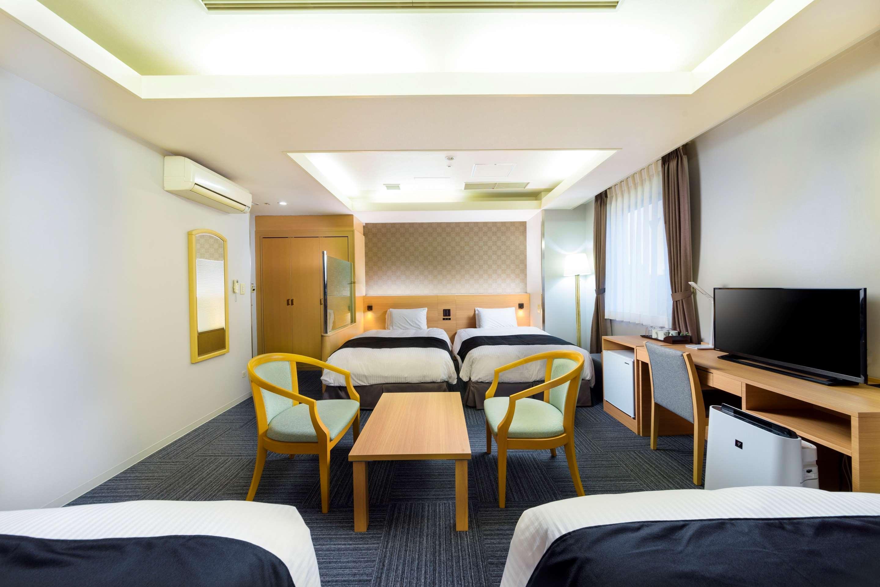 SureStay Plus Hotel by Best Western Shin-Ōsaka Exterior foto
