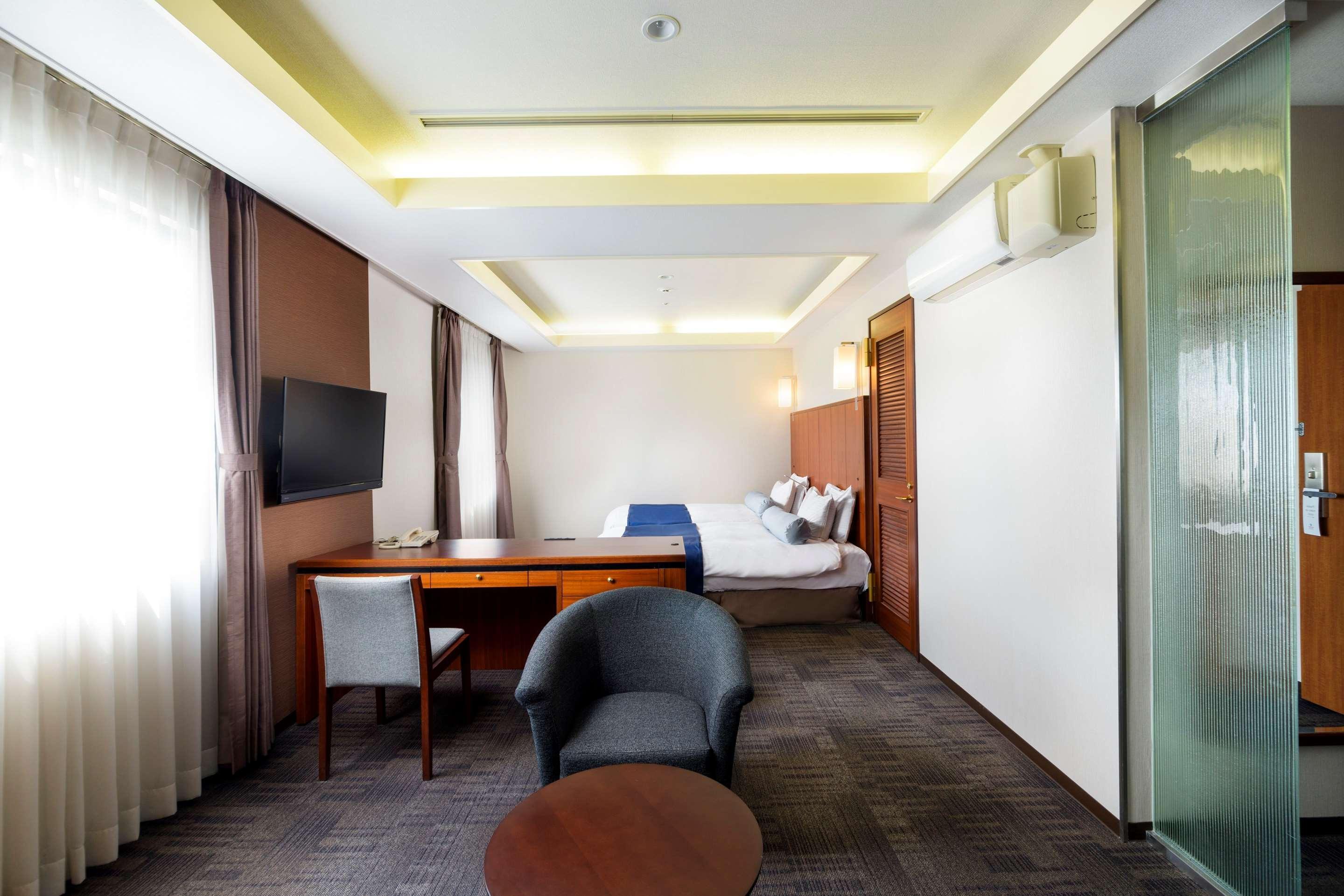 SureStay Plus Hotel by Best Western Shin-Ōsaka Exterior foto
