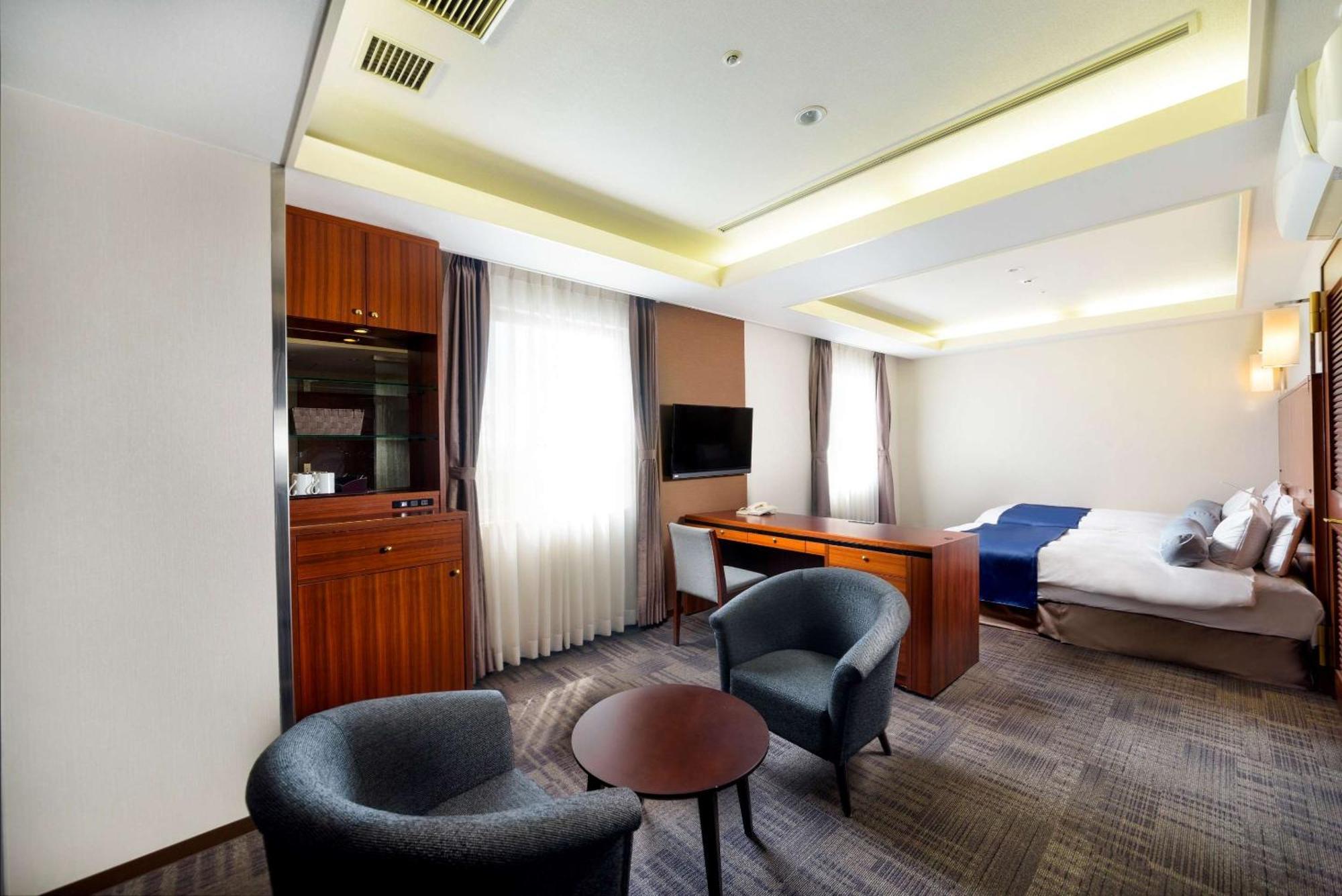 SureStay Plus Hotel by Best Western Shin-Ōsaka Exterior foto