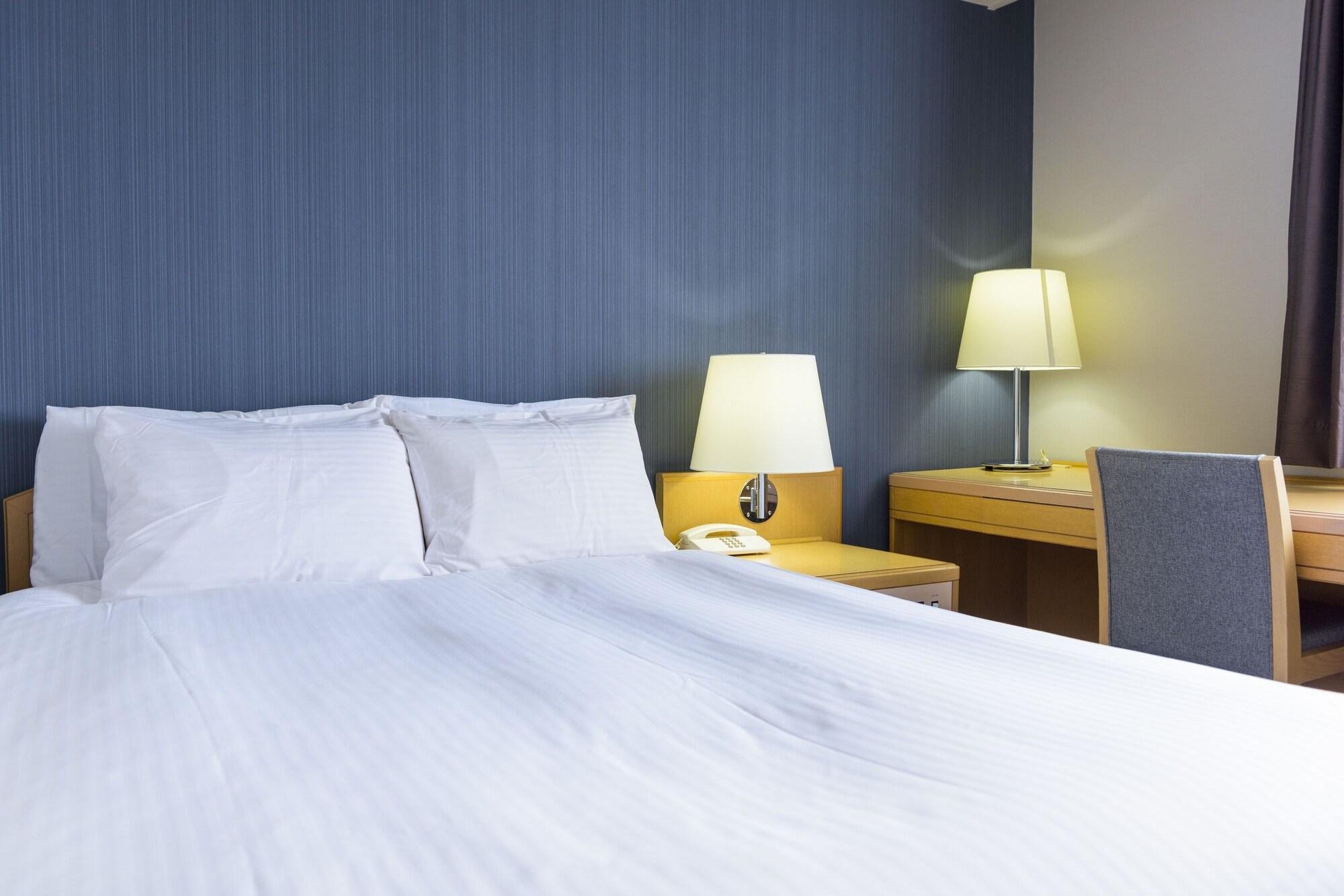 SureStay Plus Hotel by Best Western Shin-Ōsaka Exterior foto